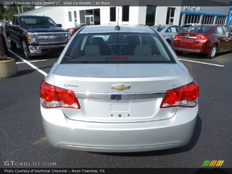 Silver Ice Metallic / Jet Black 2016 Chevrolet Cruze Limited LT