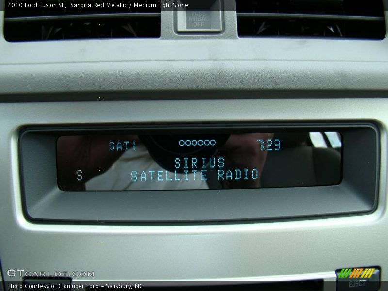 Sangria Red Metallic / Medium Light Stone 2010 Ford Fusion SE