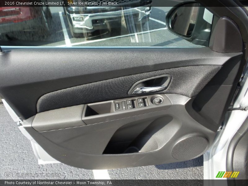 Silver Ice Metallic / Jet Black 2016 Chevrolet Cruze Limited LT
