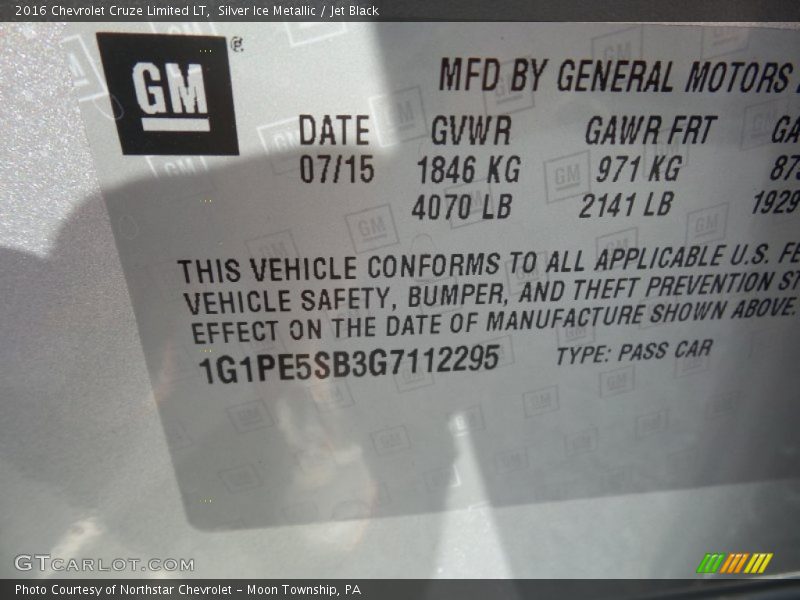 Silver Ice Metallic / Jet Black 2016 Chevrolet Cruze Limited LT