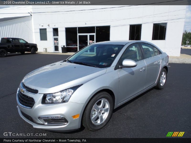 Front 3/4 View of 2016 Cruze Limited LT