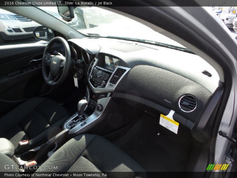 Silver Ice Metallic / Jet Black 2016 Chevrolet Cruze Limited LT