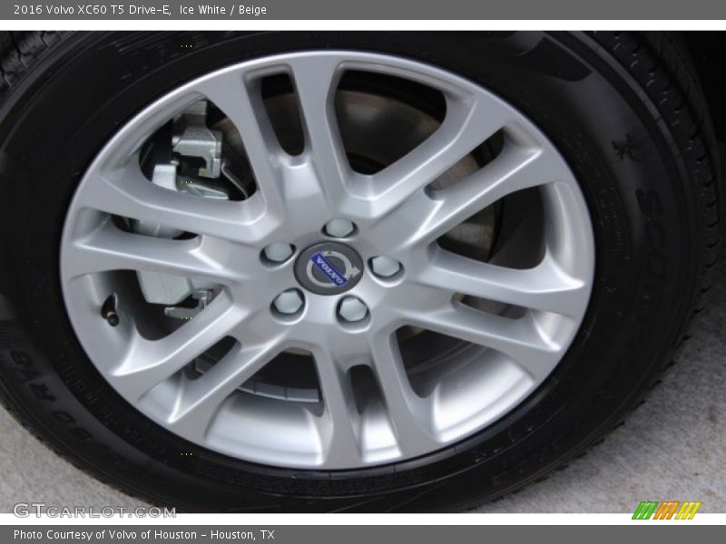 Ice White / Beige 2016 Volvo XC60 T5 Drive-E