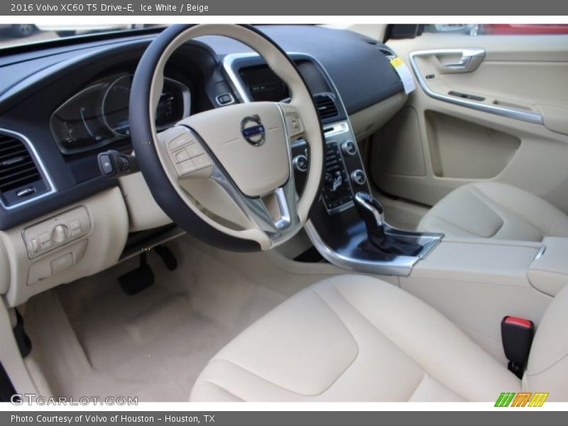 Ice White / Beige 2016 Volvo XC60 T5 Drive-E