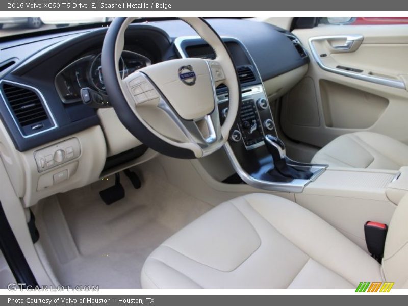 Seashell Metallic / Beige 2016 Volvo XC60 T6 Drive-E