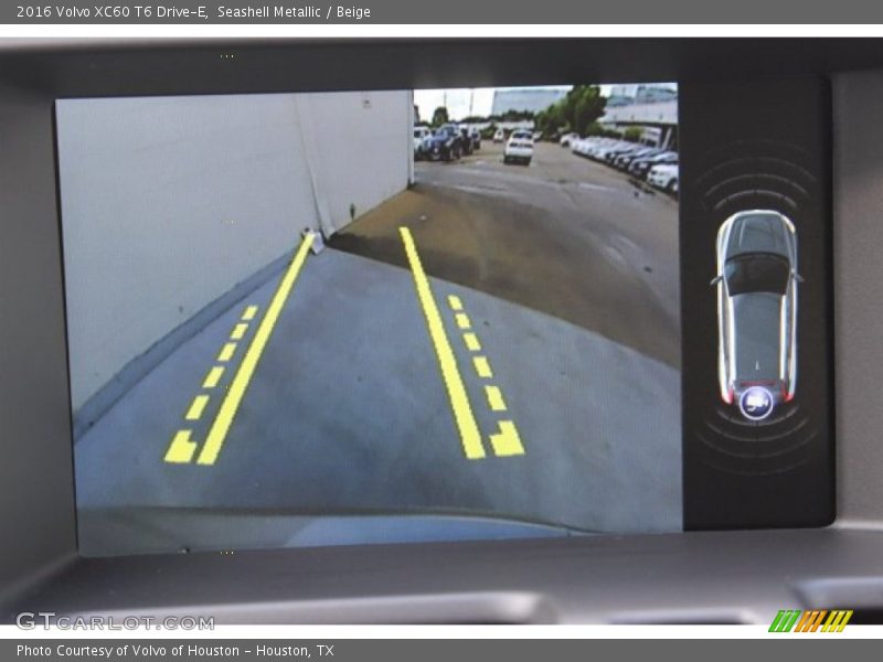 Seashell Metallic / Beige 2016 Volvo XC60 T6 Drive-E