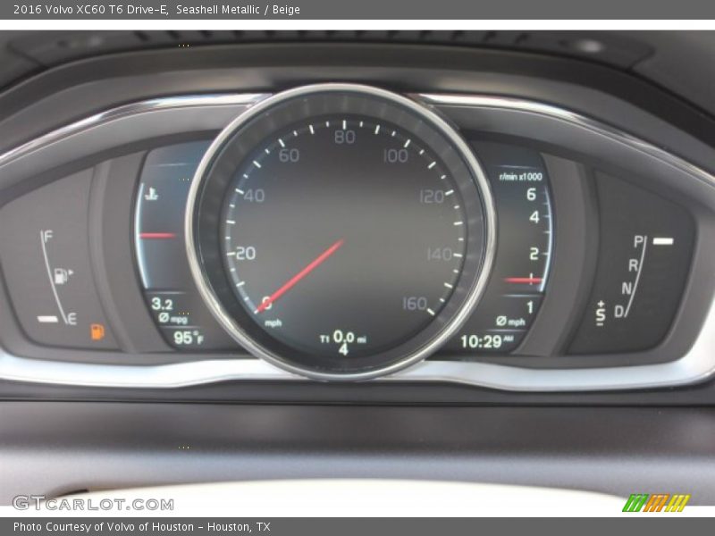 Seashell Metallic / Beige 2016 Volvo XC60 T6 Drive-E