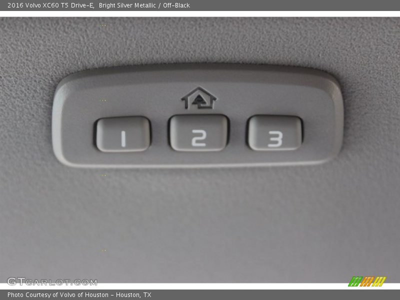 Bright Silver Metallic / Off-Black 2016 Volvo XC60 T5 Drive-E
