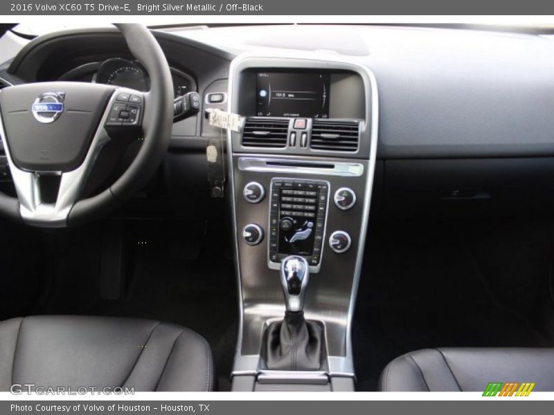 Bright Silver Metallic / Off-Black 2016 Volvo XC60 T5 Drive-E