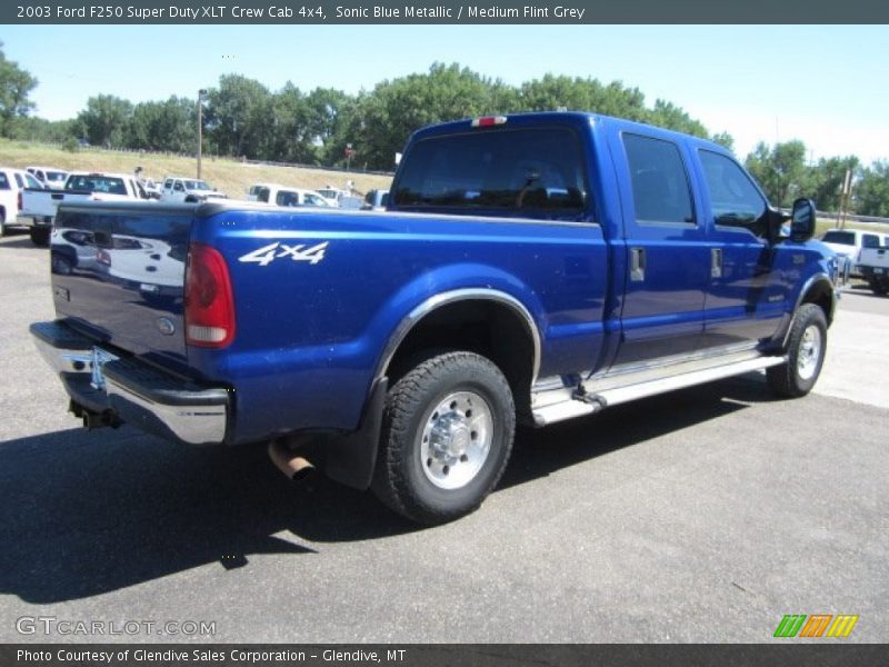Sonic Blue Metallic / Medium Flint Grey 2003 Ford F250 Super Duty XLT Crew Cab 4x4