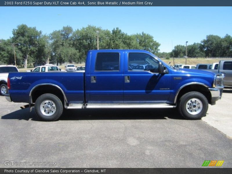 Sonic Blue Metallic / Medium Flint Grey 2003 Ford F250 Super Duty XLT Crew Cab 4x4