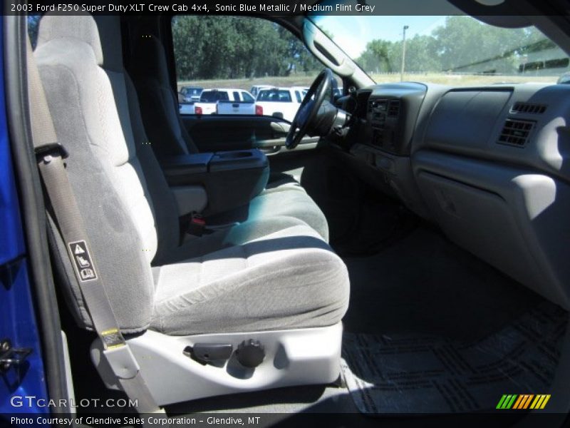 Sonic Blue Metallic / Medium Flint Grey 2003 Ford F250 Super Duty XLT Crew Cab 4x4