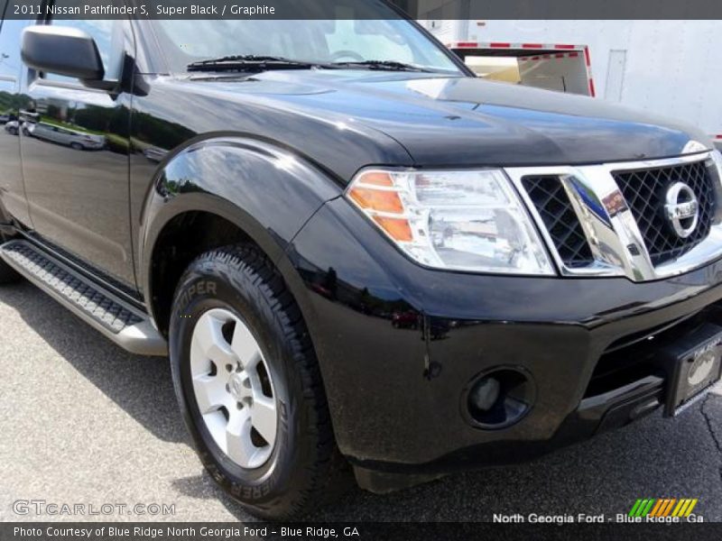 Super Black / Graphite 2011 Nissan Pathfinder S