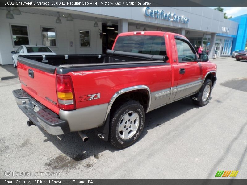 Victory Red / Graphite Gray 2002 Chevrolet Silverado 1500 LS Regular Cab 4x4