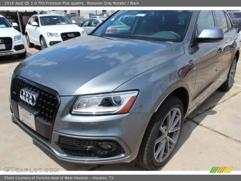 Front 3/4 View of 2016 Q5 3.0 TFSI Premium Plus quattro