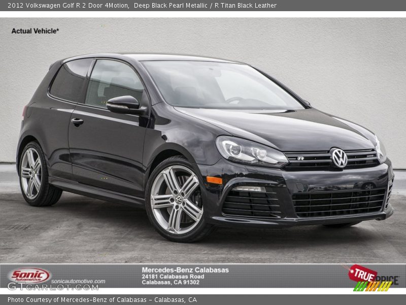 Deep Black Pearl Metallic / R Titan Black Leather 2012 Volkswagen Golf R 2 Door 4Motion