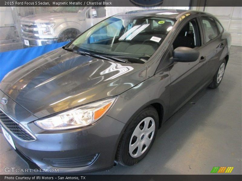 Magnetic Metallic / Charcoal Black 2015 Ford Focus S Sedan