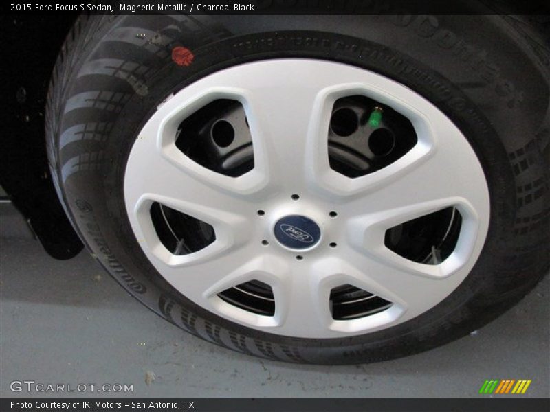 Magnetic Metallic / Charcoal Black 2015 Ford Focus S Sedan