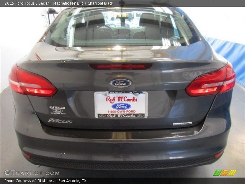 Magnetic Metallic / Charcoal Black 2015 Ford Focus S Sedan