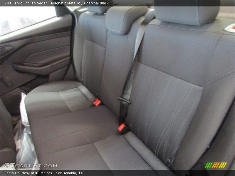 Magnetic Metallic / Charcoal Black 2015 Ford Focus S Sedan