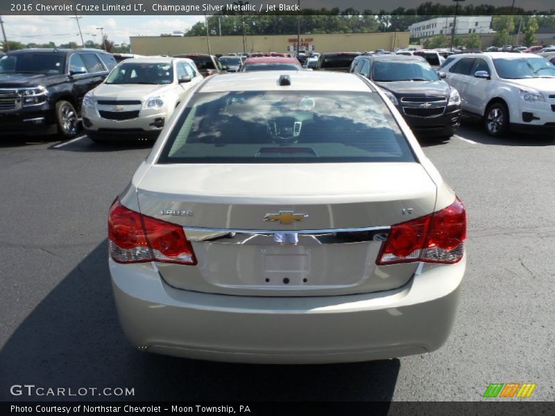 Champagne Silver Metallic / Jet Black 2016 Chevrolet Cruze Limited LT