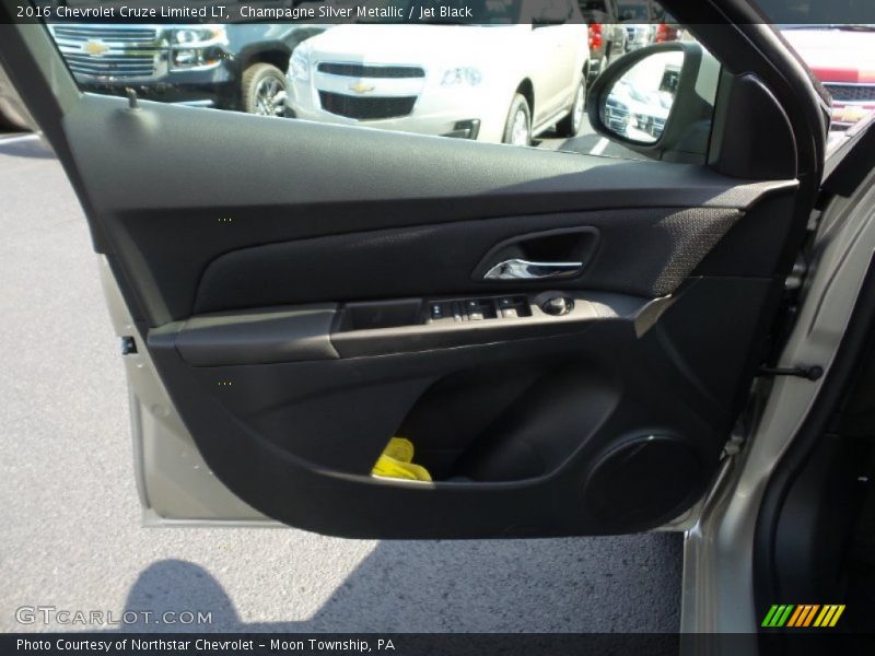 Champagne Silver Metallic / Jet Black 2016 Chevrolet Cruze Limited LT