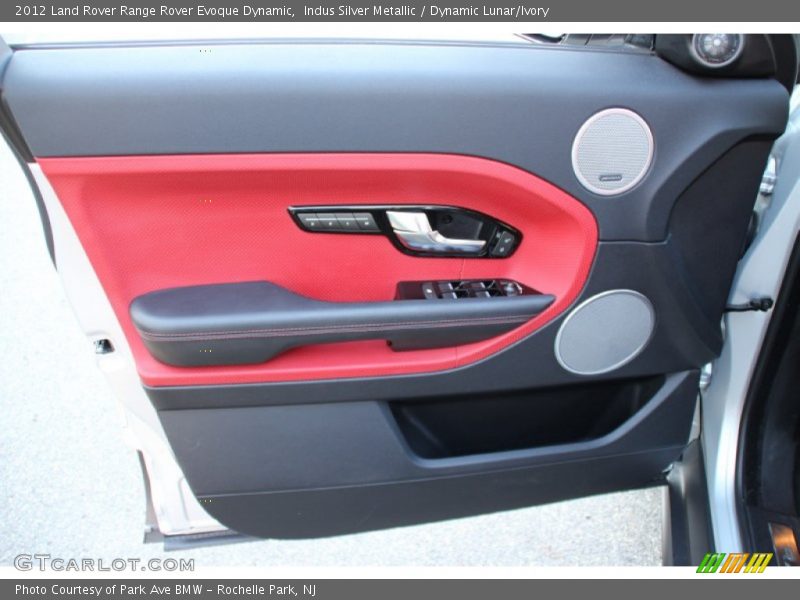 Indus Silver Metallic / Dynamic Lunar/Ivory 2012 Land Rover Range Rover Evoque Dynamic