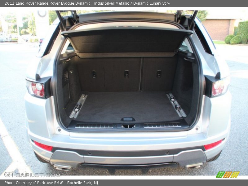 Indus Silver Metallic / Dynamic Lunar/Ivory 2012 Land Rover Range Rover Evoque Dynamic