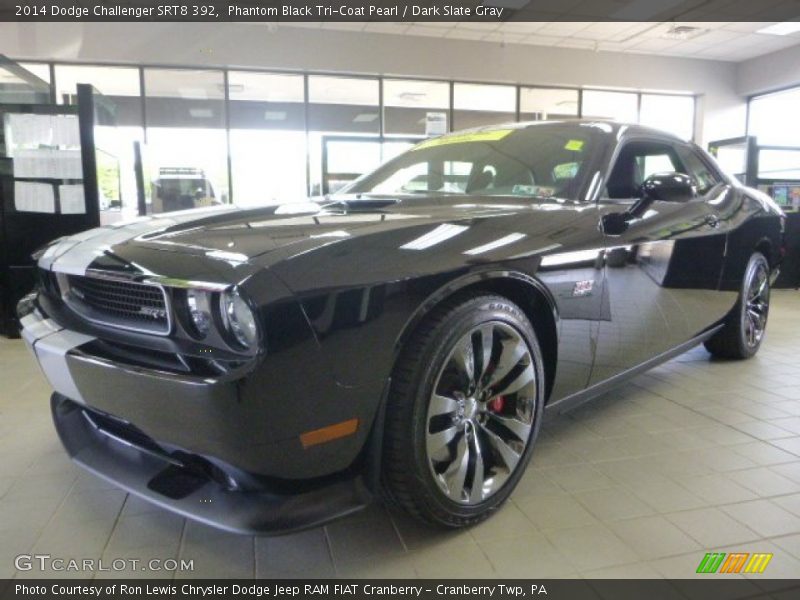 Front 3/4 View of 2014 Challenger SRT8 392