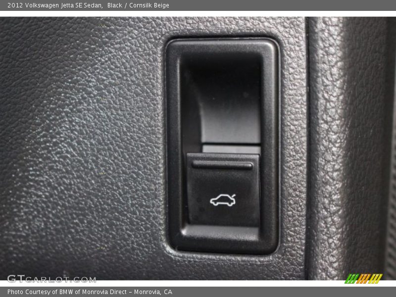 Black / Cornsilk Beige 2012 Volkswagen Jetta SE Sedan