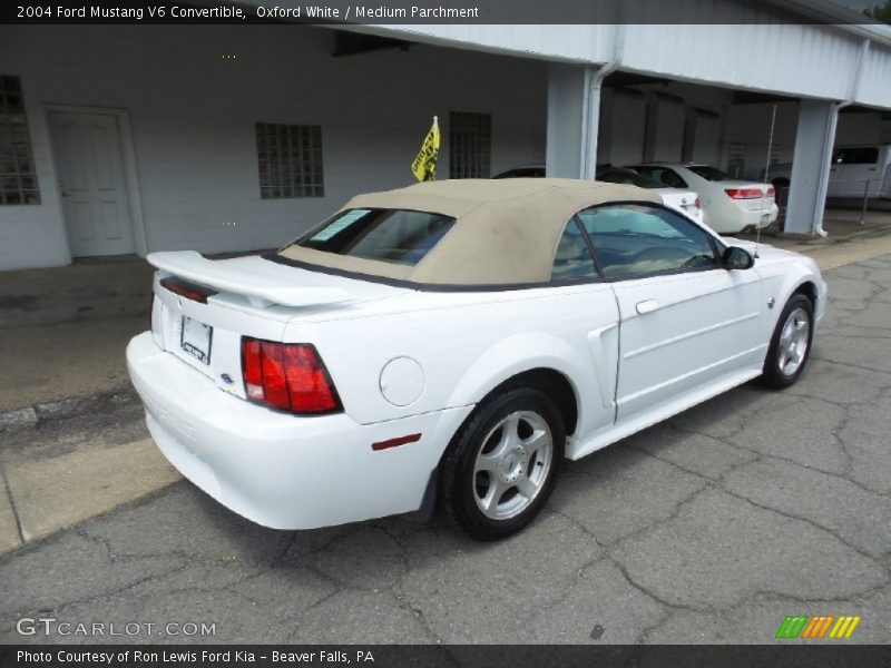 Oxford White / Medium Parchment 2004 Ford Mustang V6 Convertible