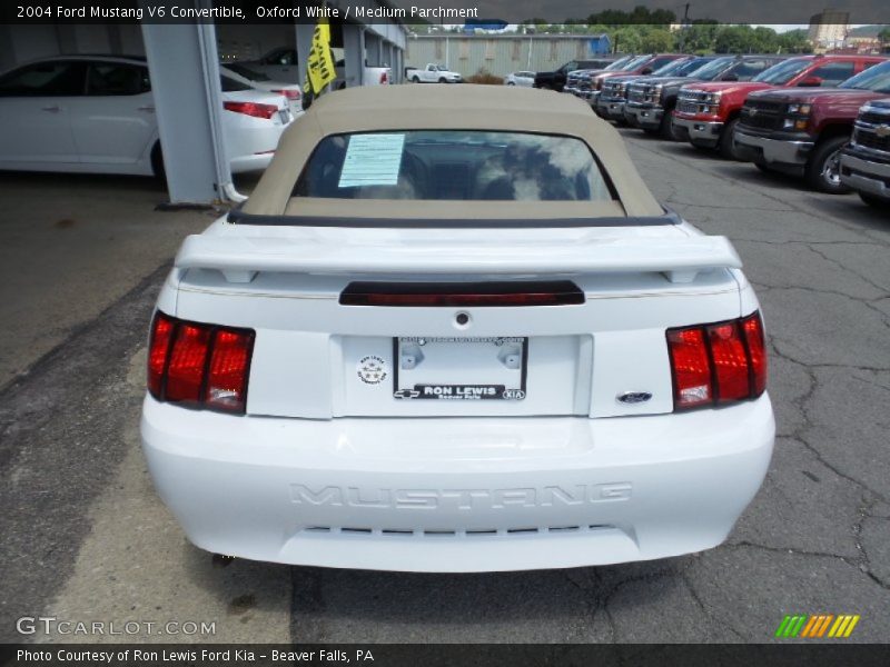 Oxford White / Medium Parchment 2004 Ford Mustang V6 Convertible