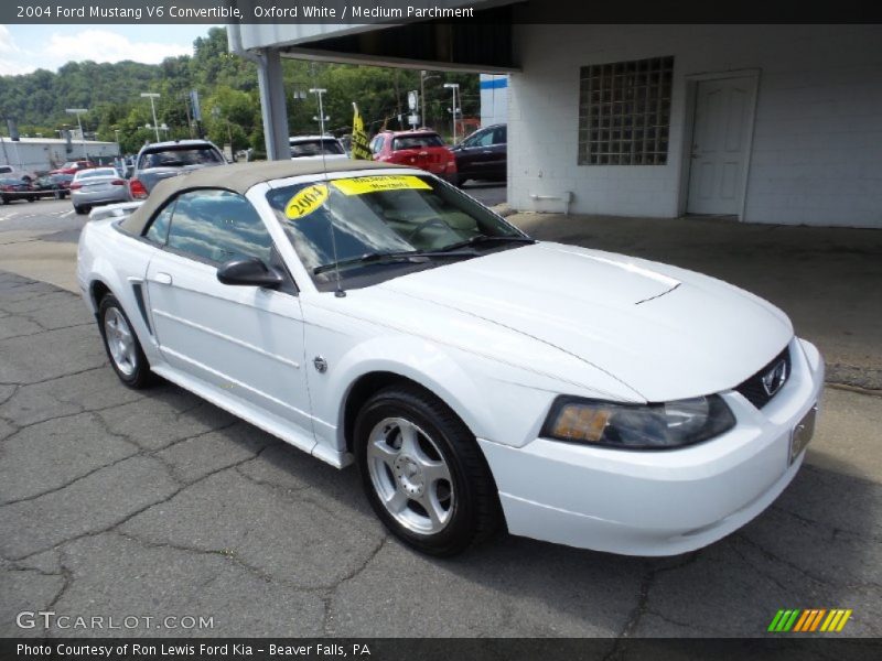 Oxford White / Medium Parchment 2004 Ford Mustang V6 Convertible