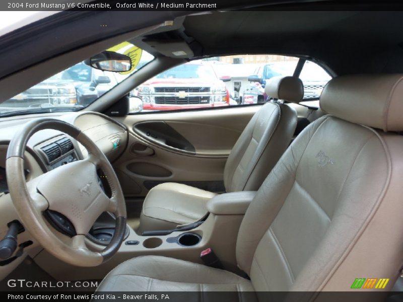 Oxford White / Medium Parchment 2004 Ford Mustang V6 Convertible