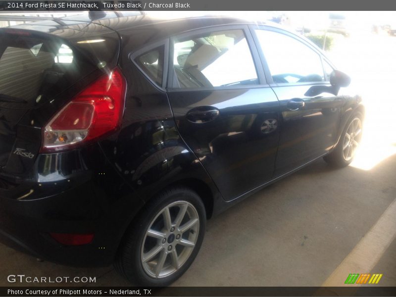 Tuxedo Black / Charcoal Black 2014 Ford Fiesta SE Hatchback