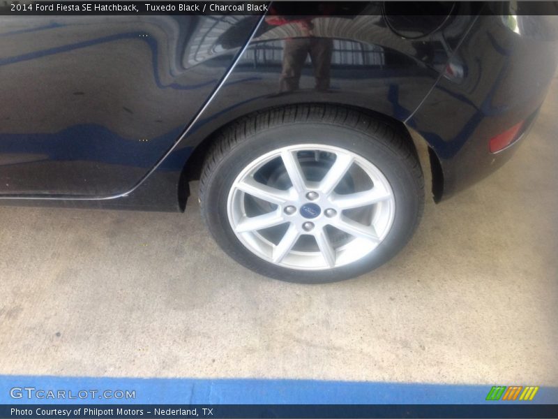 Tuxedo Black / Charcoal Black 2014 Ford Fiesta SE Hatchback