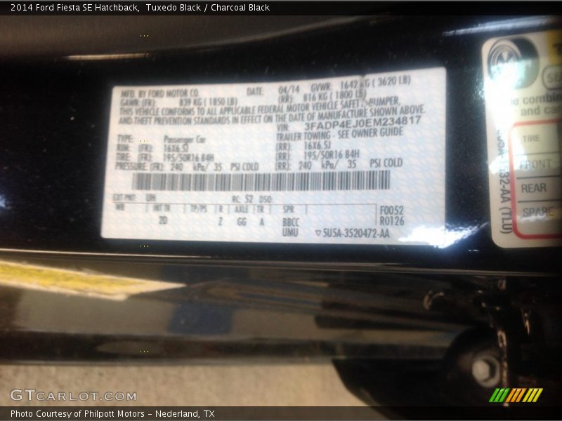 Tuxedo Black / Charcoal Black 2014 Ford Fiesta SE Hatchback
