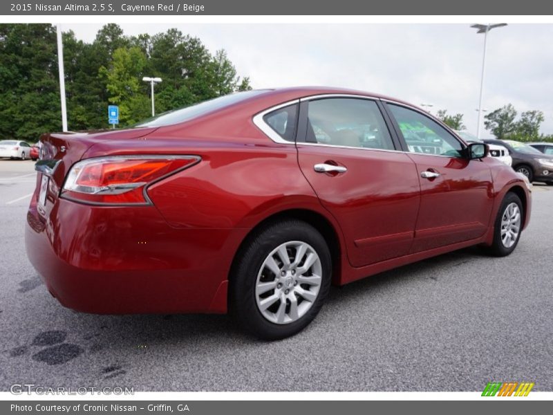 Cayenne Red / Beige 2015 Nissan Altima 2.5 S