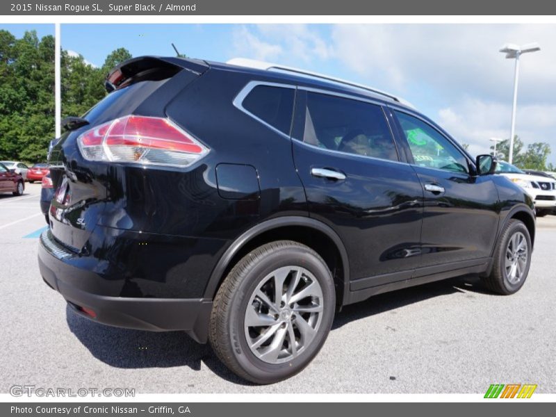 Super Black / Almond 2015 Nissan Rogue SL