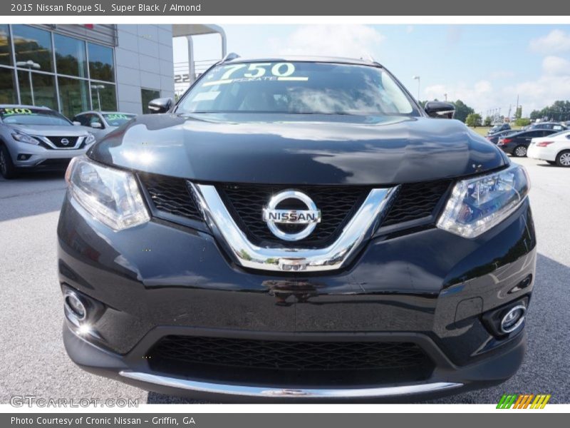 Super Black / Almond 2015 Nissan Rogue SL