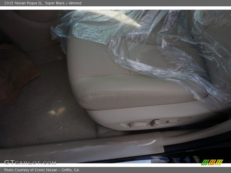 Super Black / Almond 2015 Nissan Rogue SL