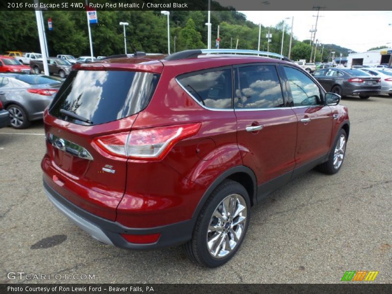 Ruby Red Metallic / Charcoal Black 2016 Ford Escape SE 4WD