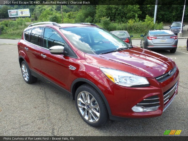 Ruby Red Metallic / Charcoal Black 2016 Ford Escape SE 4WD