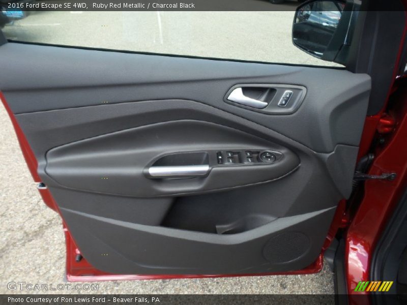 Ruby Red Metallic / Charcoal Black 2016 Ford Escape SE 4WD