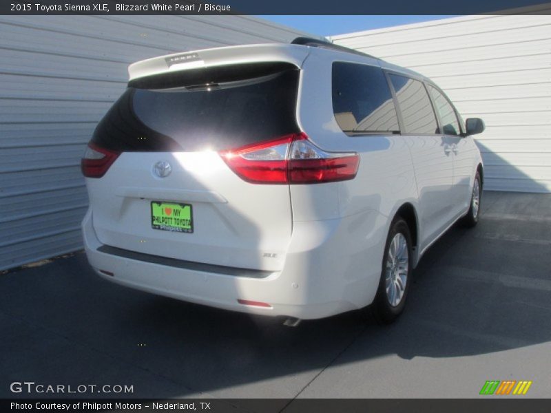 Blizzard White Pearl / Bisque 2015 Toyota Sienna XLE