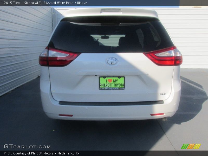 Blizzard White Pearl / Bisque 2015 Toyota Sienna XLE