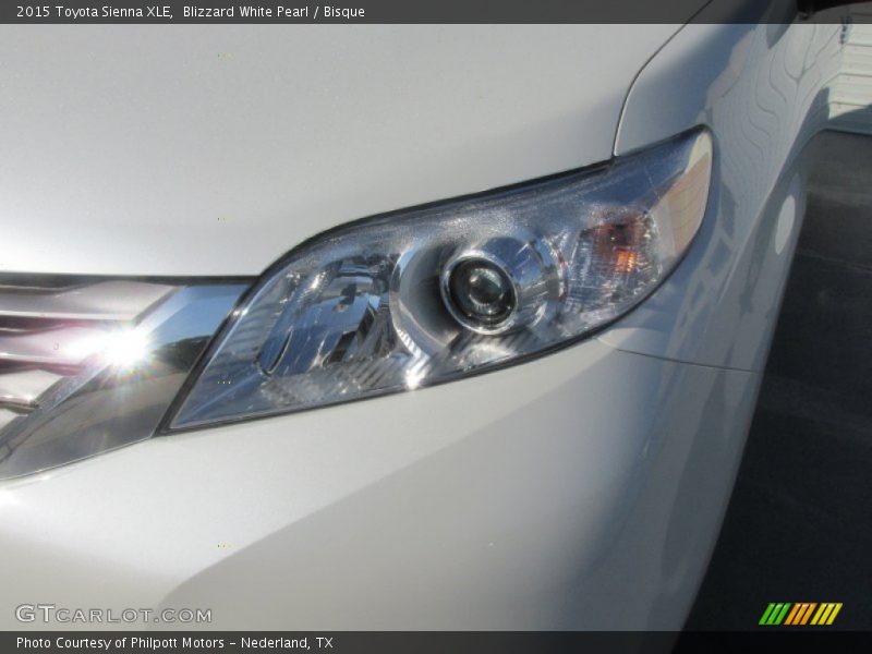 Blizzard White Pearl / Bisque 2015 Toyota Sienna XLE