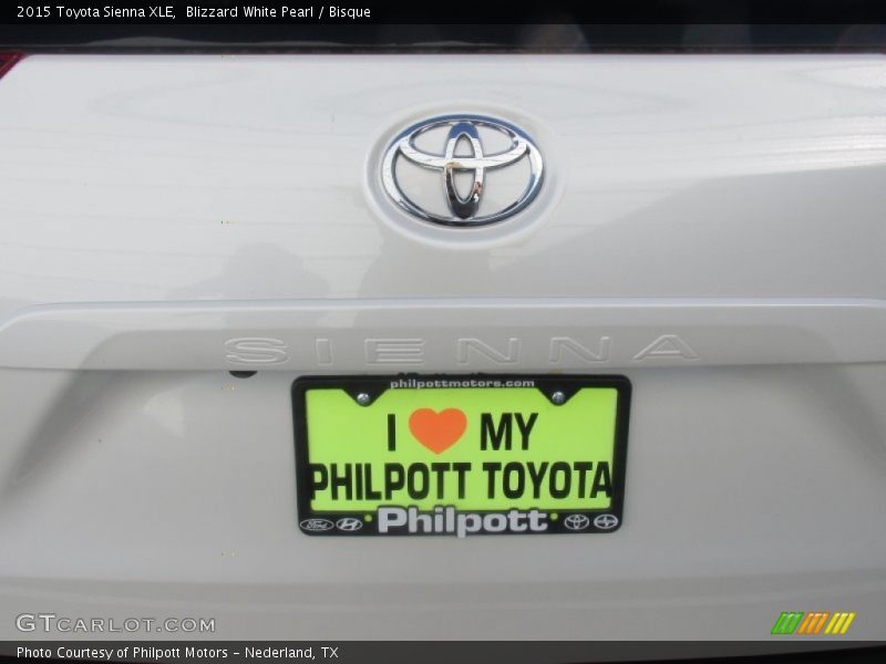 Blizzard White Pearl / Bisque 2015 Toyota Sienna XLE