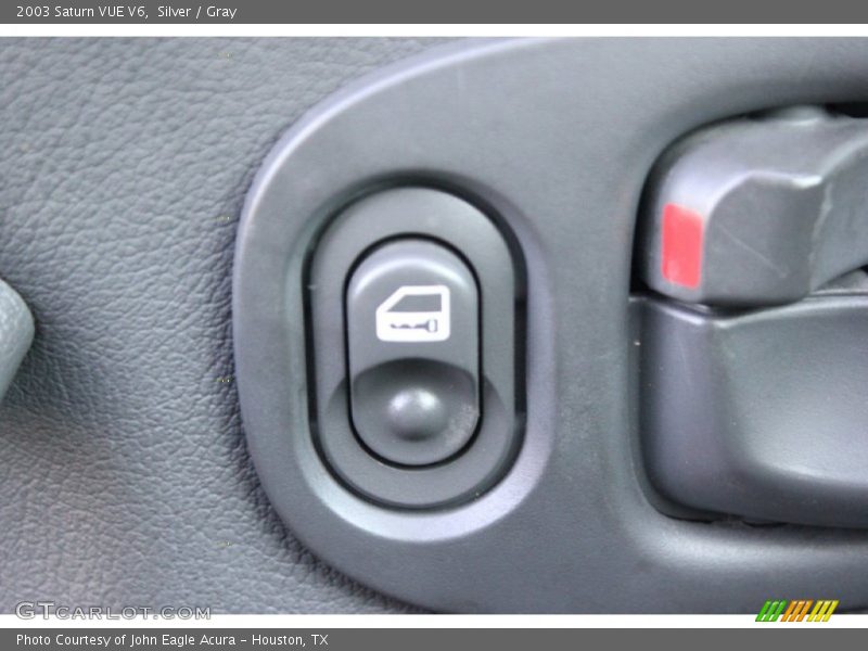 Silver / Gray 2003 Saturn VUE V6