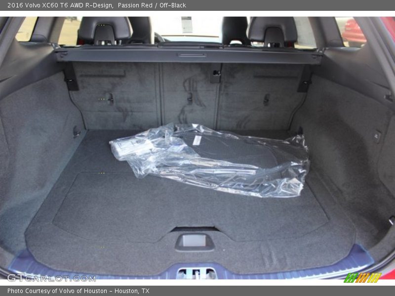 2016 XC60 T6 AWD R-Design Trunk